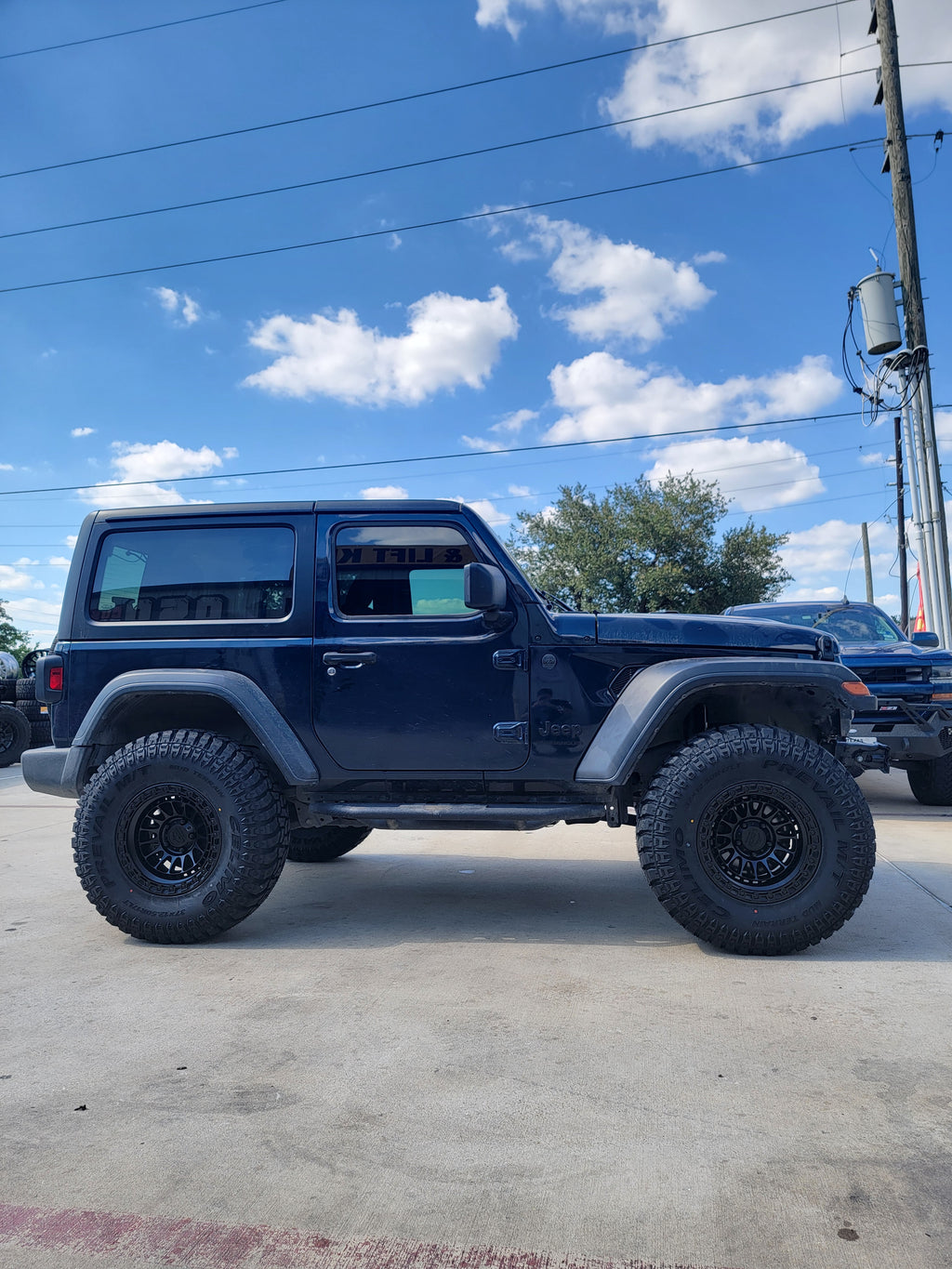 2018 - 2027 JEEP WRANGLER WITH 17X9 LOCK OFF-ROAD WHEELS AND 37X12.50R17 MT TIRES - GALLERY
