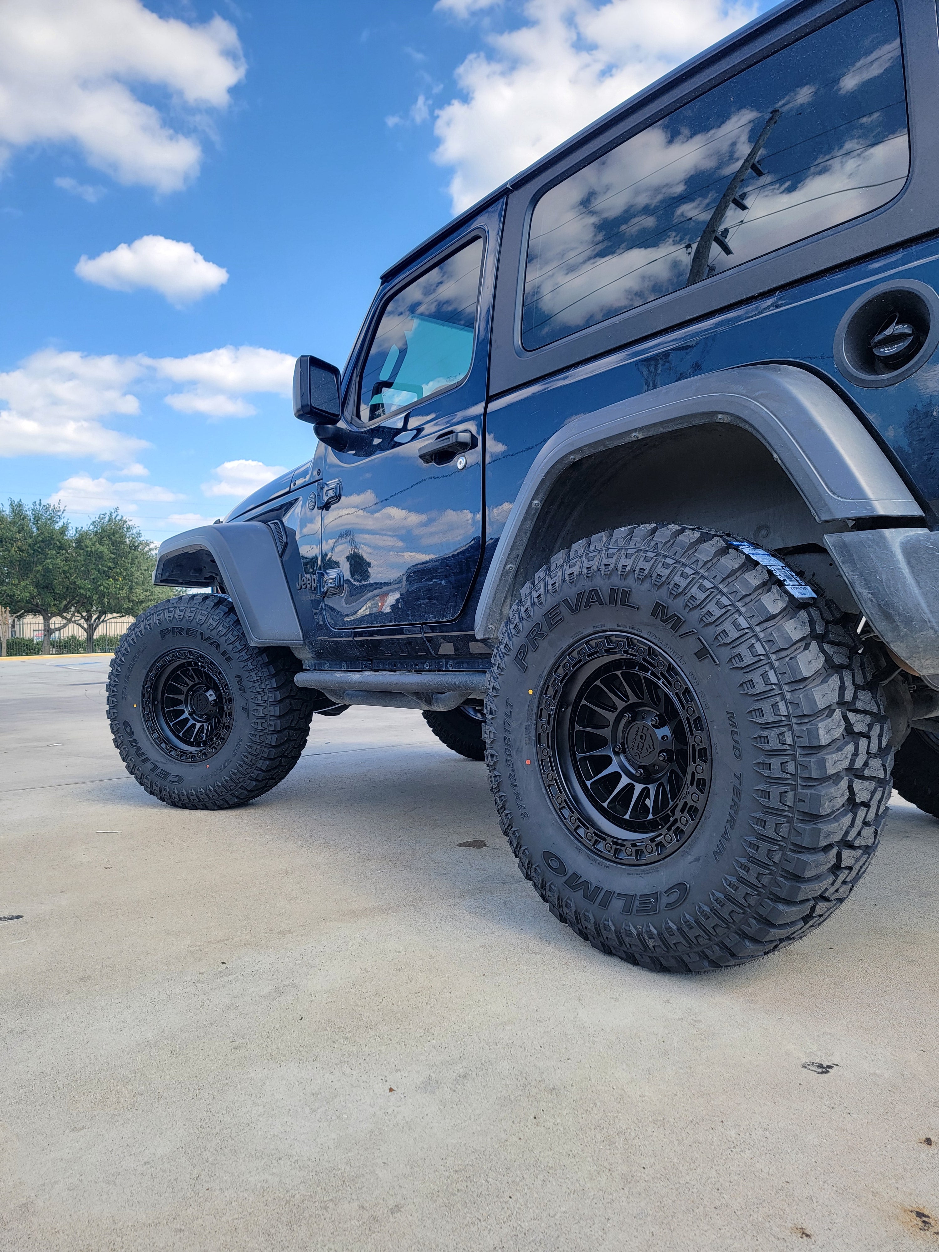 2018 - 2027 JEEP WRANGLER WITH 17X9 LOCK OFF-ROAD WHEELS AND 37X12.50R17 MT TIRES - GALLERY