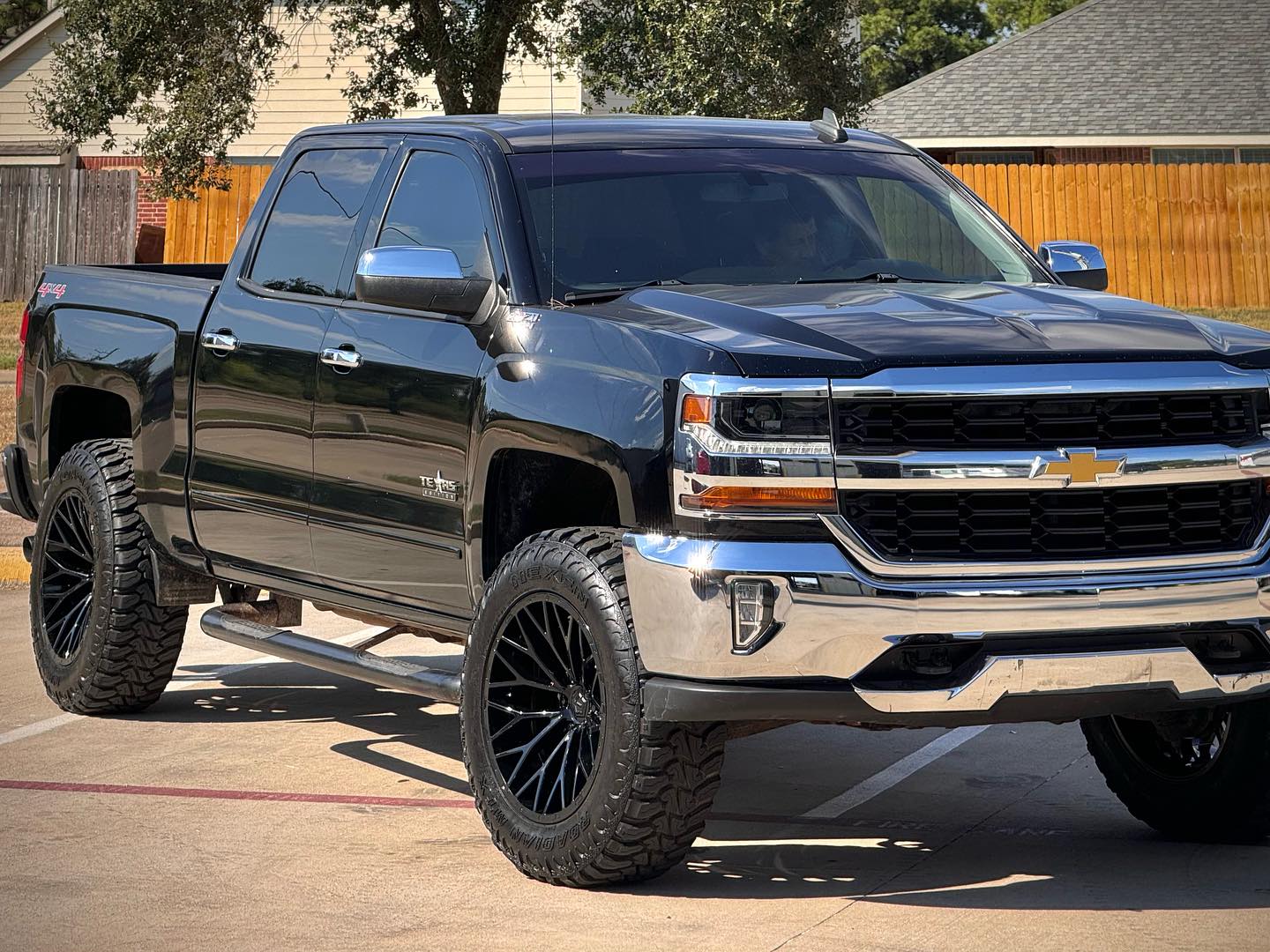 TIS OFF-ROAD 566B WHEELS 8X170 - GLOSS BLACK