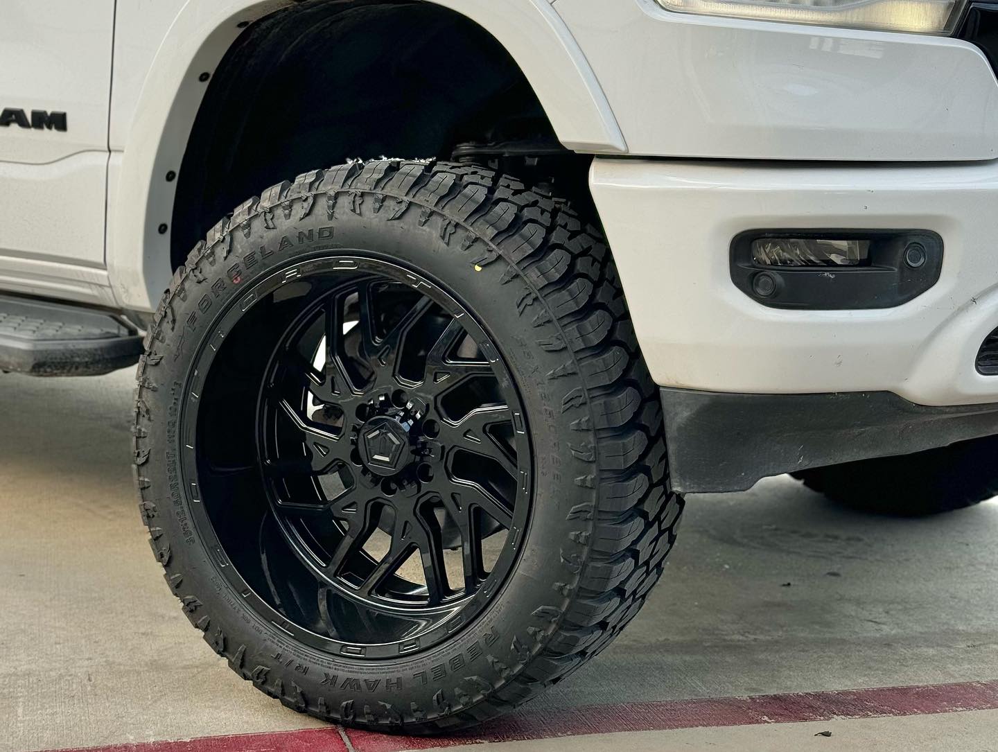 TIS 544B OFF-ROAD WHEELS 8X170 - GLOSS BLACK