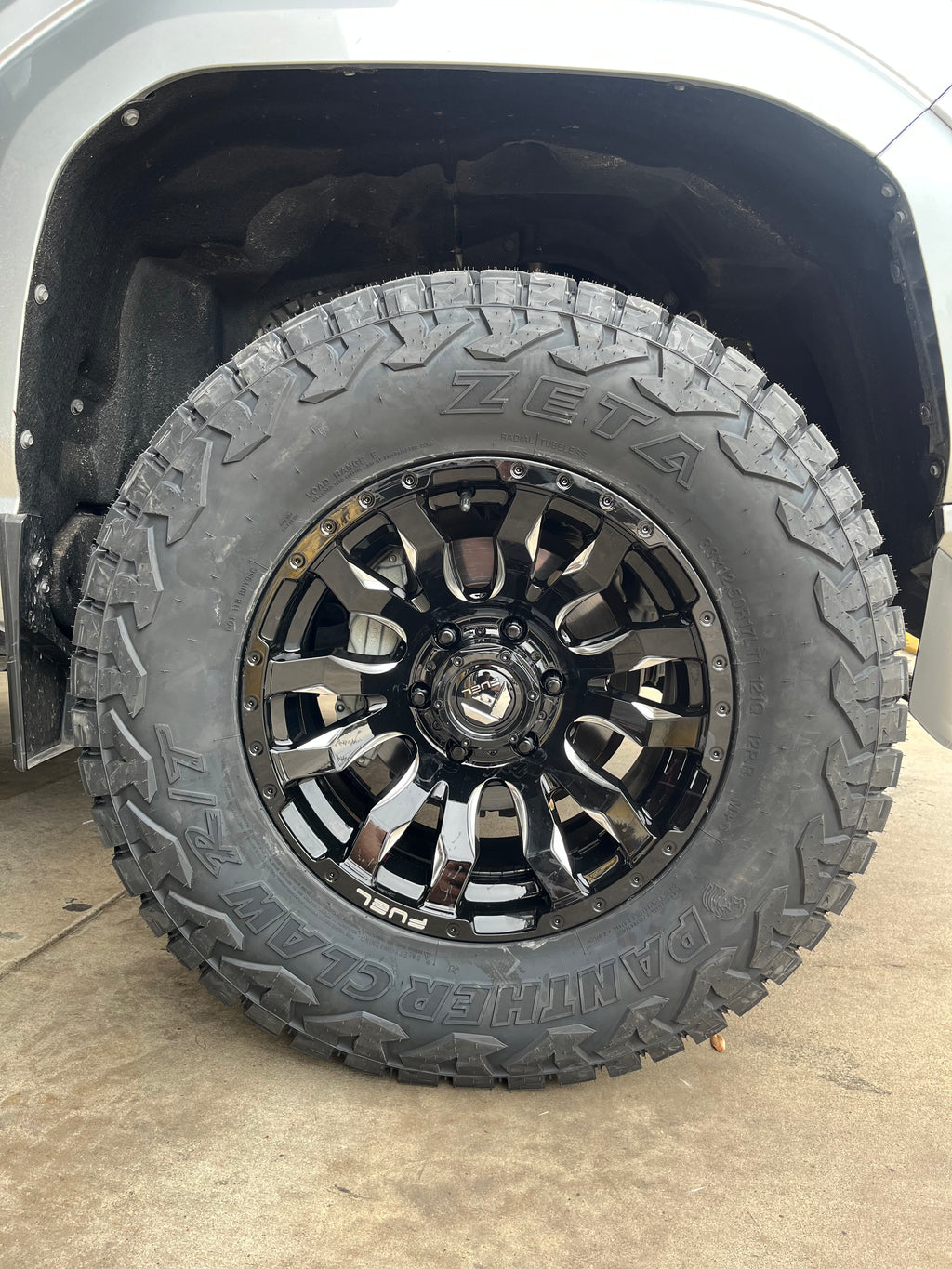 2024-2026 TOYOTA TACOMA WITH 17X9 FUEL BLITZ WHEELS, 33X12.50R17 RT TIRED AND 1.5" LEVELING KIT - GALLERY