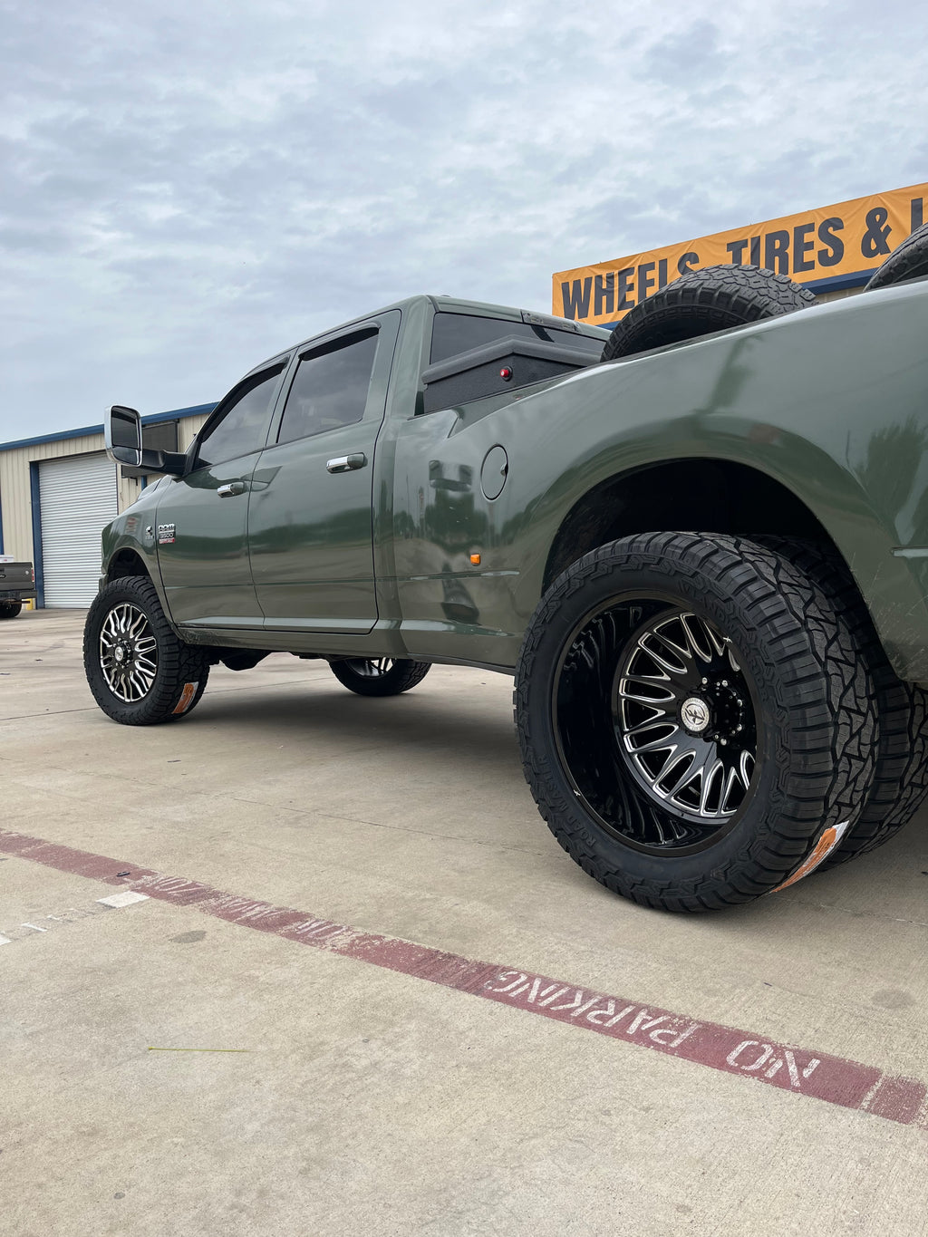2010 - 2018 RAM 3500 DUALLY WITH 24X8.25 XF OFF-ROAD WHEELS, 37X13.50R24 RT TIRES AND 3" LEVELING KIT - GALLERY
