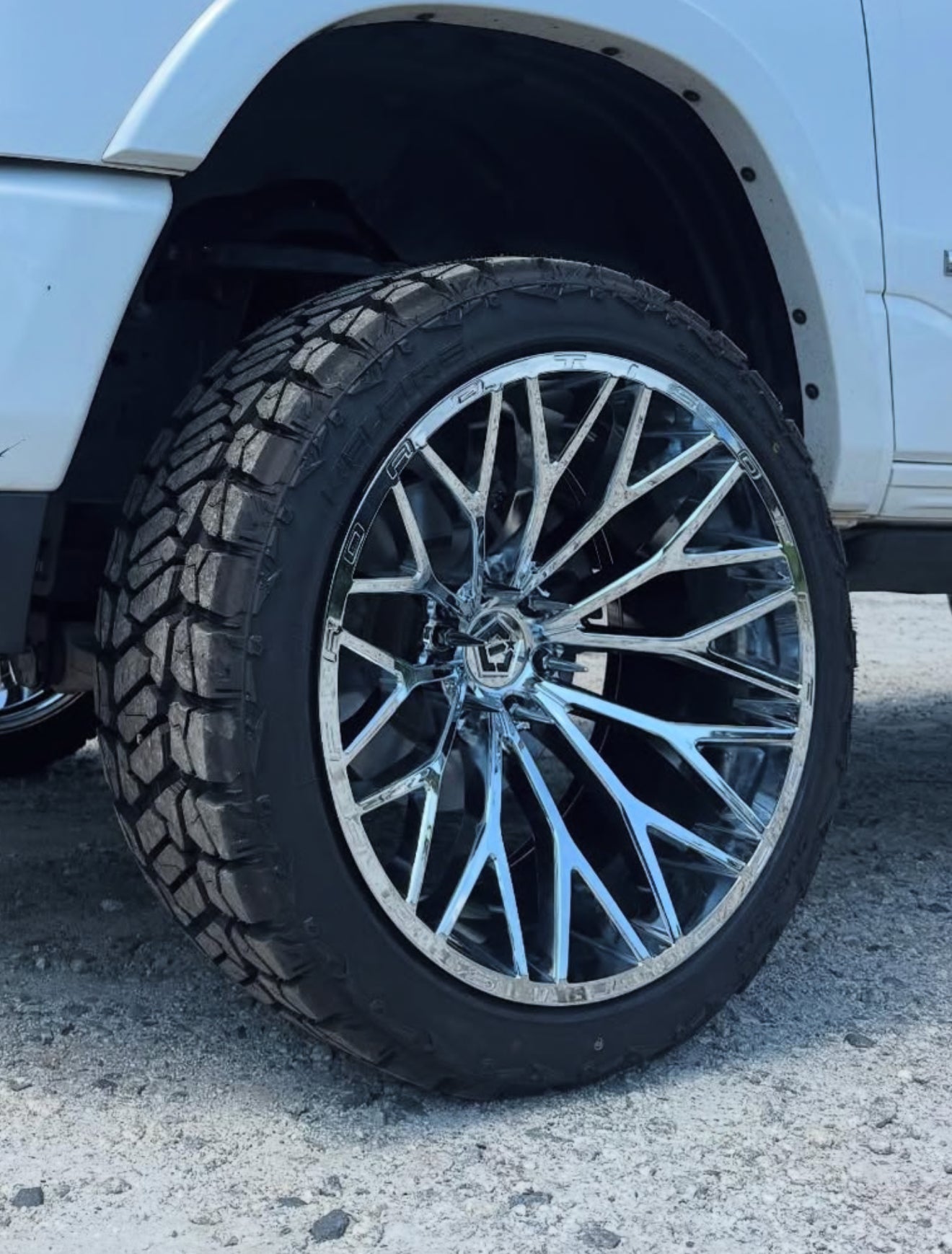 20X9 TIS OFF-ROAD 566C WHEELS 6X5.5(139.7) +18 OFFSET - CHROME