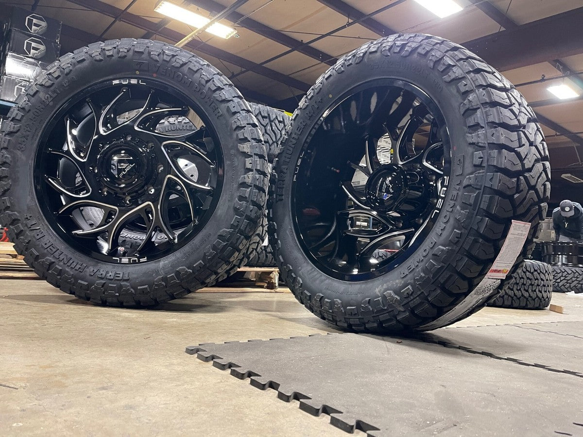 FUEL RUNNER D741 DUALLY WHEELS 8X200 - GLOSS BLACK & MILLED - SET OF 6