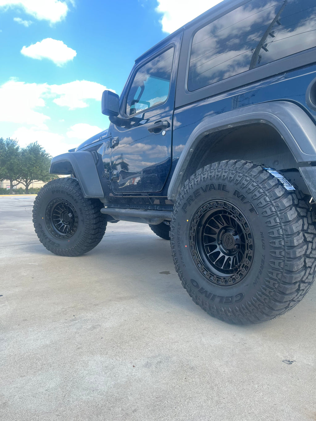 2018 - 2027 JEEP WRANGLER JL WITH 17X9 LOCK OFF-ROAD MOJAVE WHEELS AND 37X12.50R17 MT TIRES - GALLERY