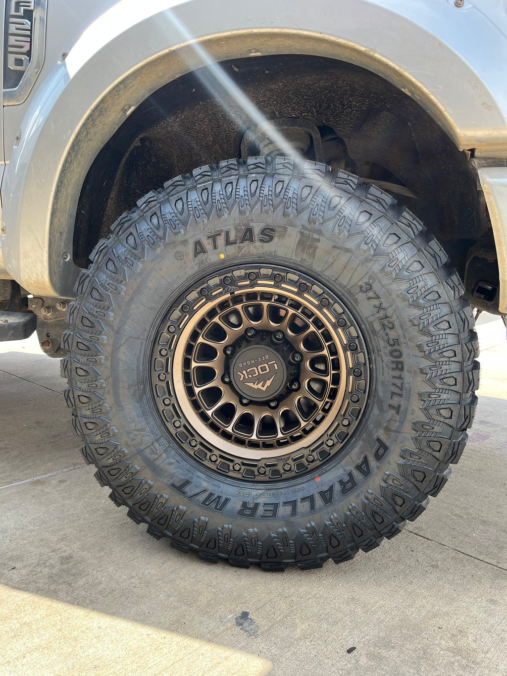 2021 - 2027 FORD F-250 WITH 17X9 LOCK OFF-ROAD WHEELS AND 37X12.50R17 MT TIRES - GALLERY