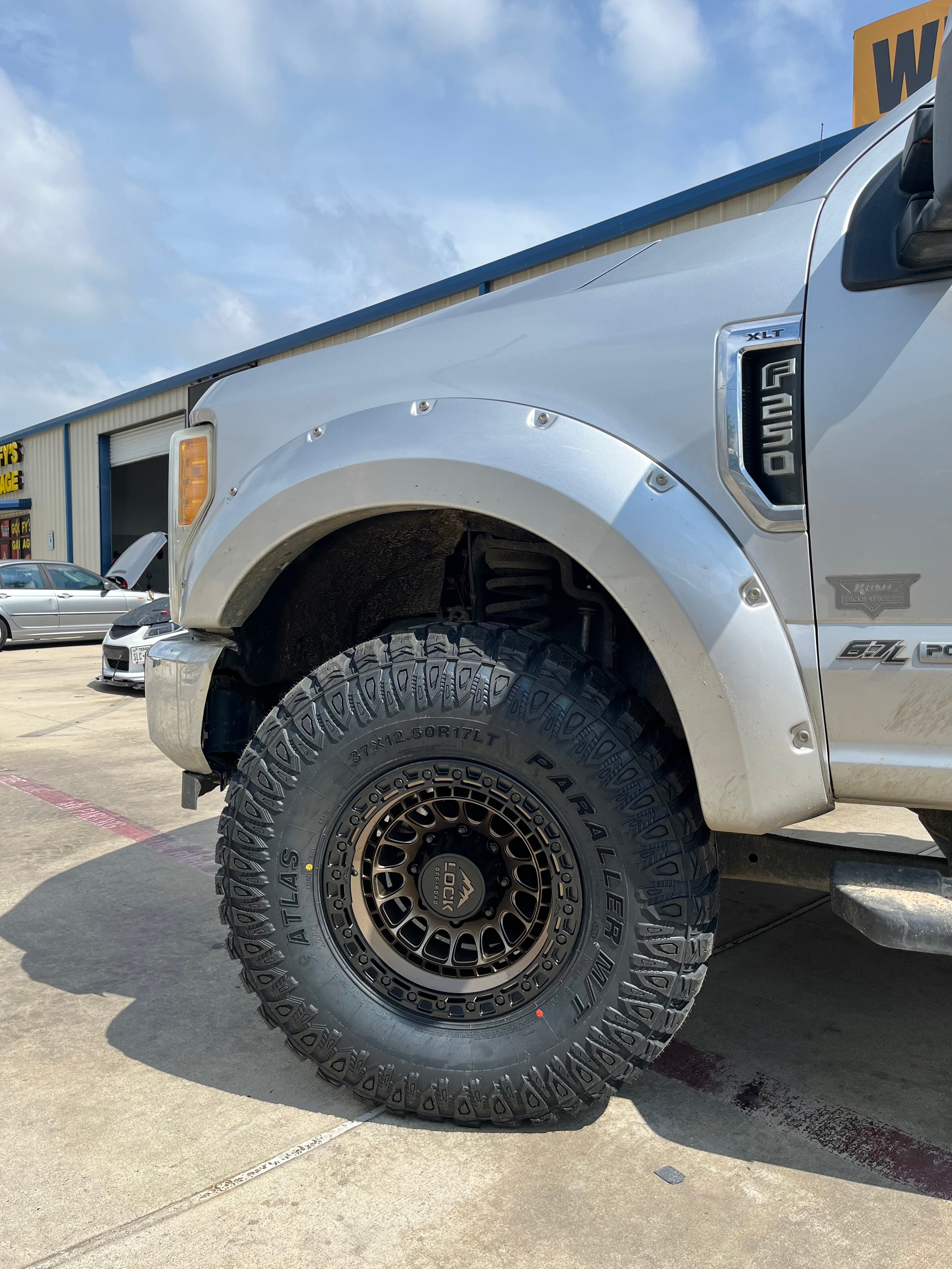 2021 - 2027 FORD F-250 WITH 17X9 LOCK OFF-ROAD WHEELS AND 37X12.50R17 MT TIRES - GALLERY