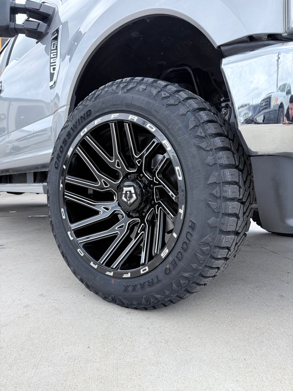 2015 - 2021 FORD F-250 WITH 22X12 TIS 554BM WHEELS AND 35X12.50R22 RT TIRES - GALLERY