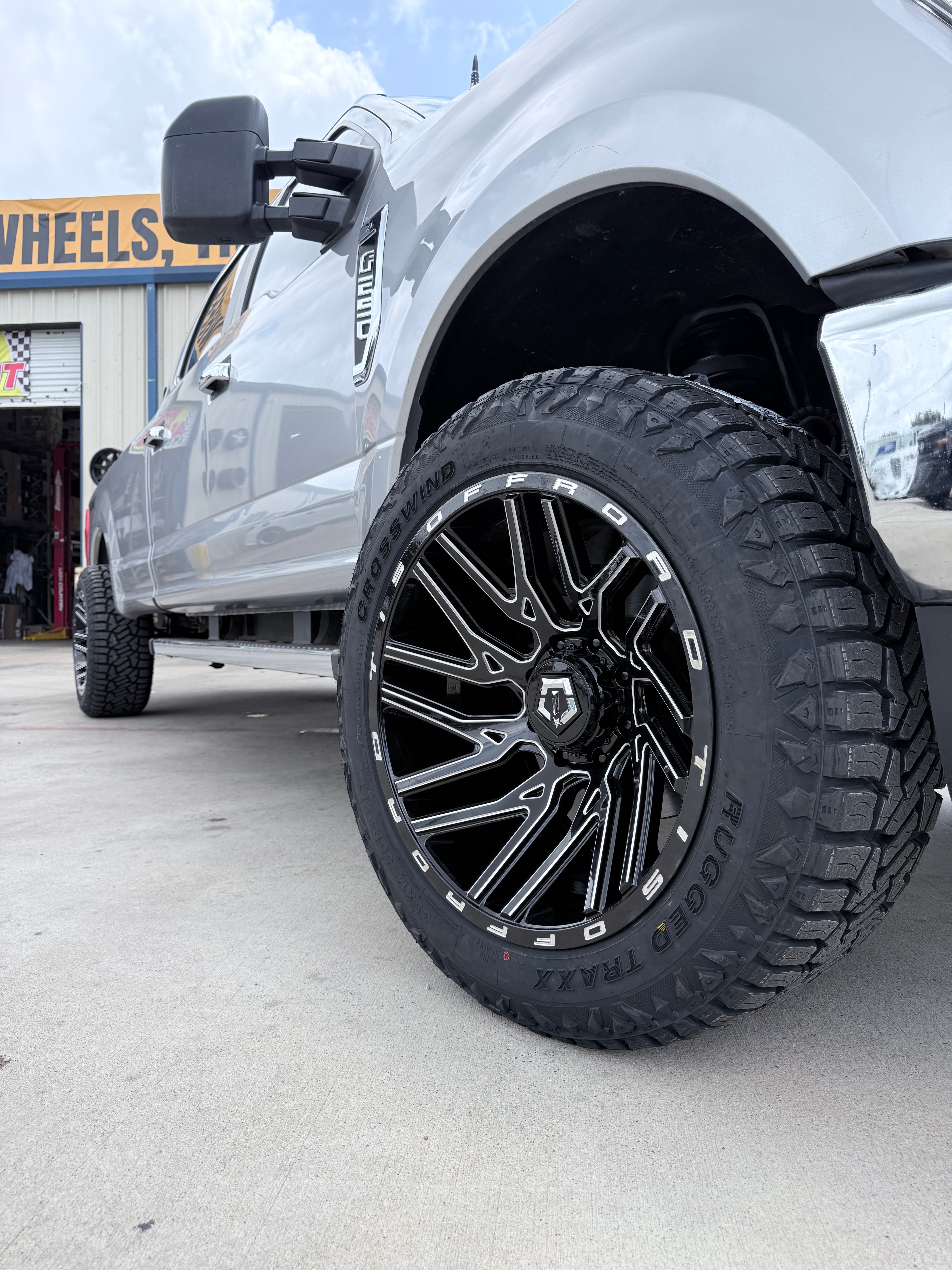2015 - 2021 FORD F-250 WITH 22X12 TIS 554BM WHEELS AND 35X12.50R22 RT TIRES - GALLERY