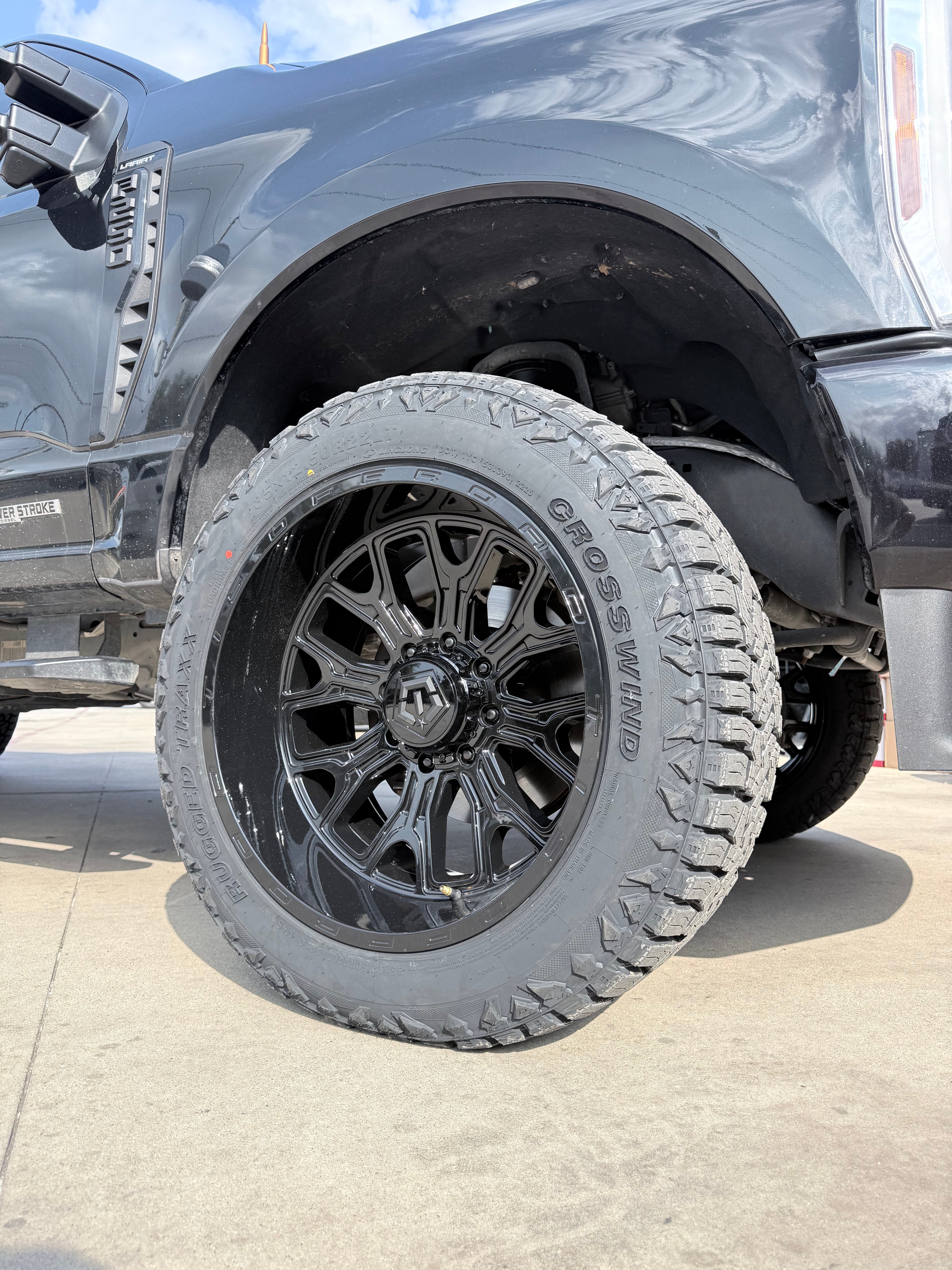 2021 - 2027 FORD F-250 WITH 22X12 TIS 560B WHEELS AND 35X12.50R22 RT TIRES - GALLERY