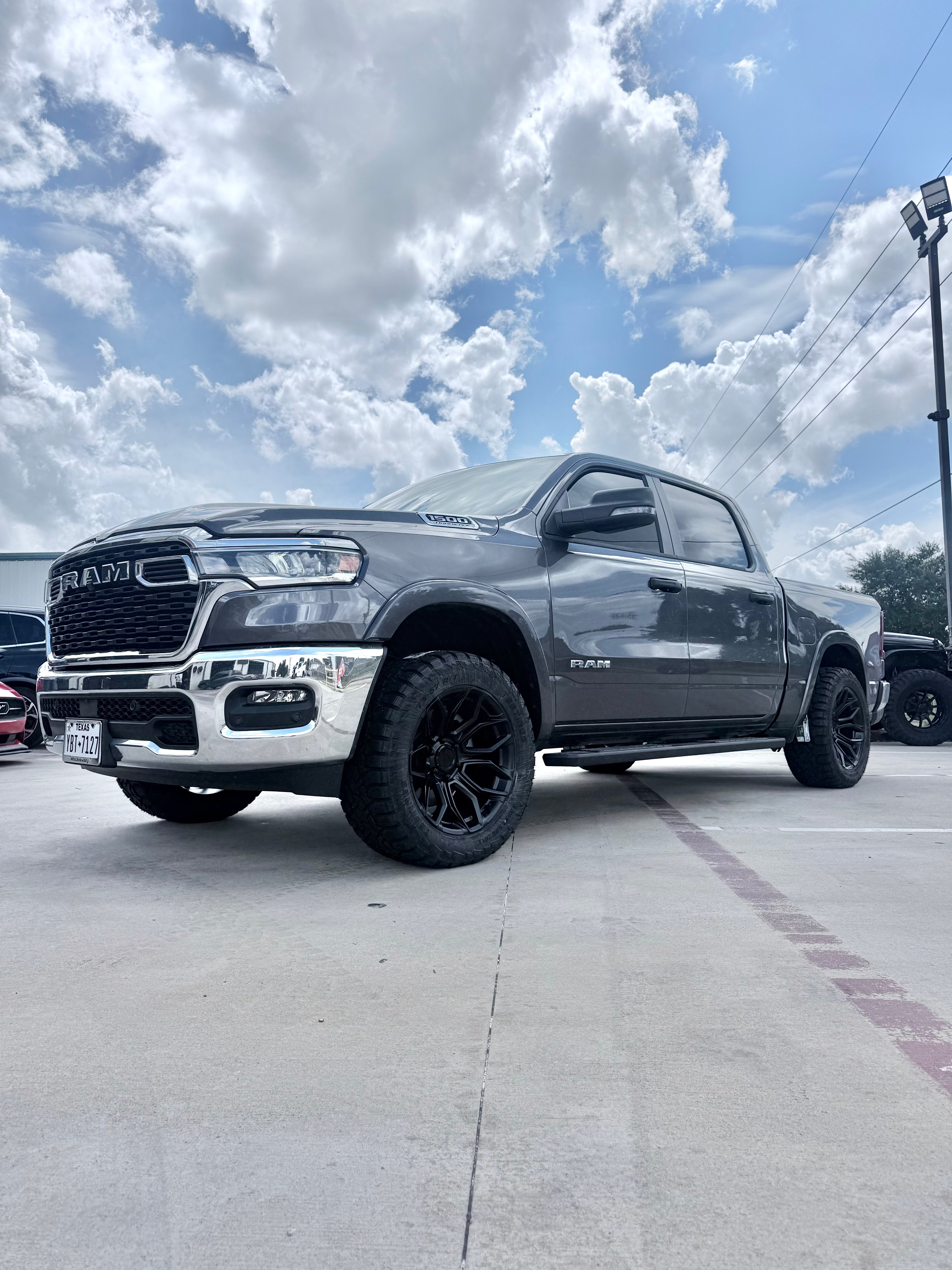 2019 - 2027 RAM 1500 WITH 20X10 ARENA OFF-ROAD WHEELS AND 33X12.50R20 RT TIRES - GALLERY