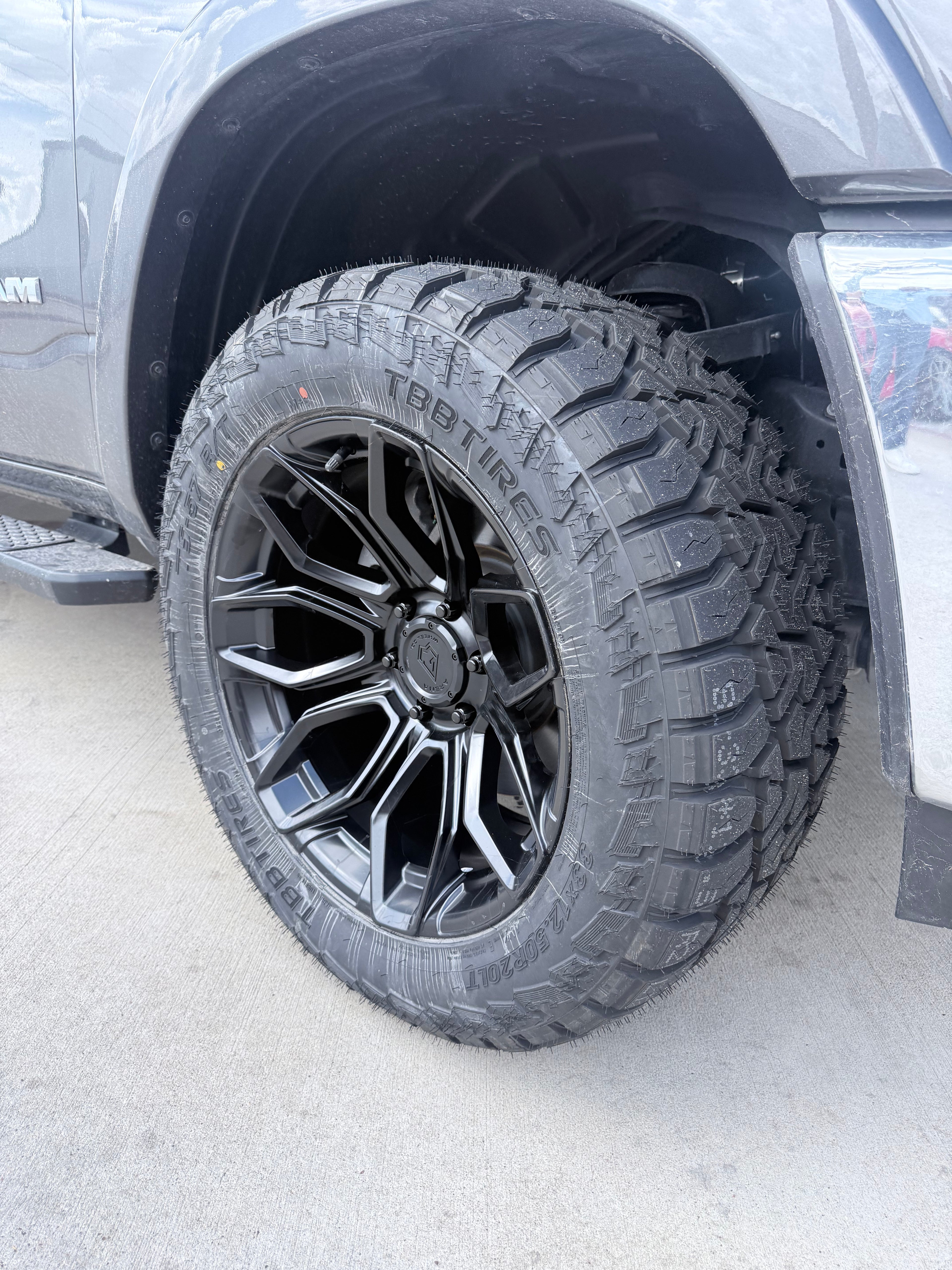 2019 - 2027 RAM 1500 WITH 20X10 ARENA OFF-ROAD WHEELS AND 33X12.50R20 RT TIRES - GALLERY