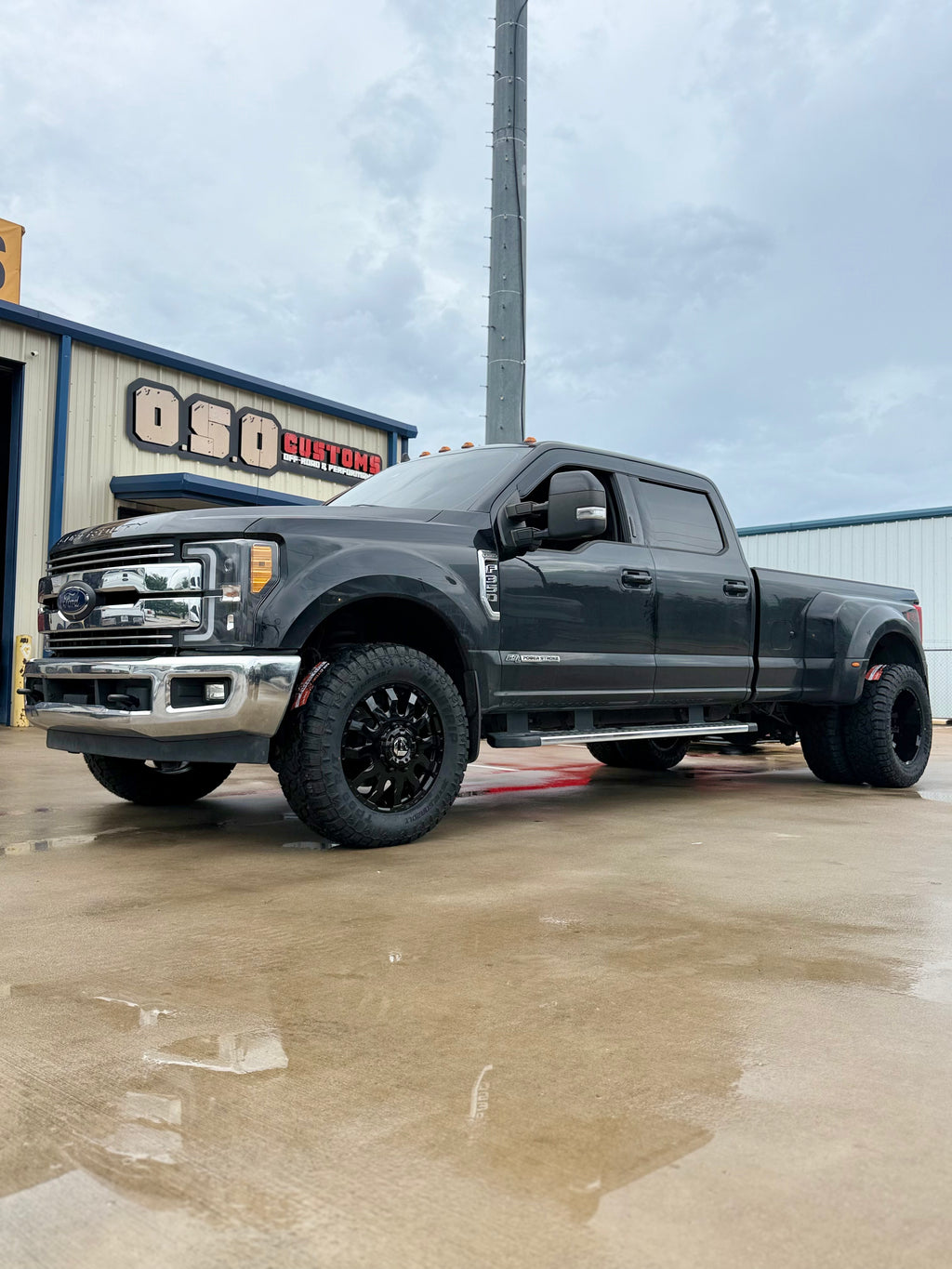 2009 - 2027 FORD F-350 DUALLY WITH 20X8.25 FUEL BLITZ OFF-ROAD WHEELS AND 35X12.50R20 RT TIRES - GALLERY