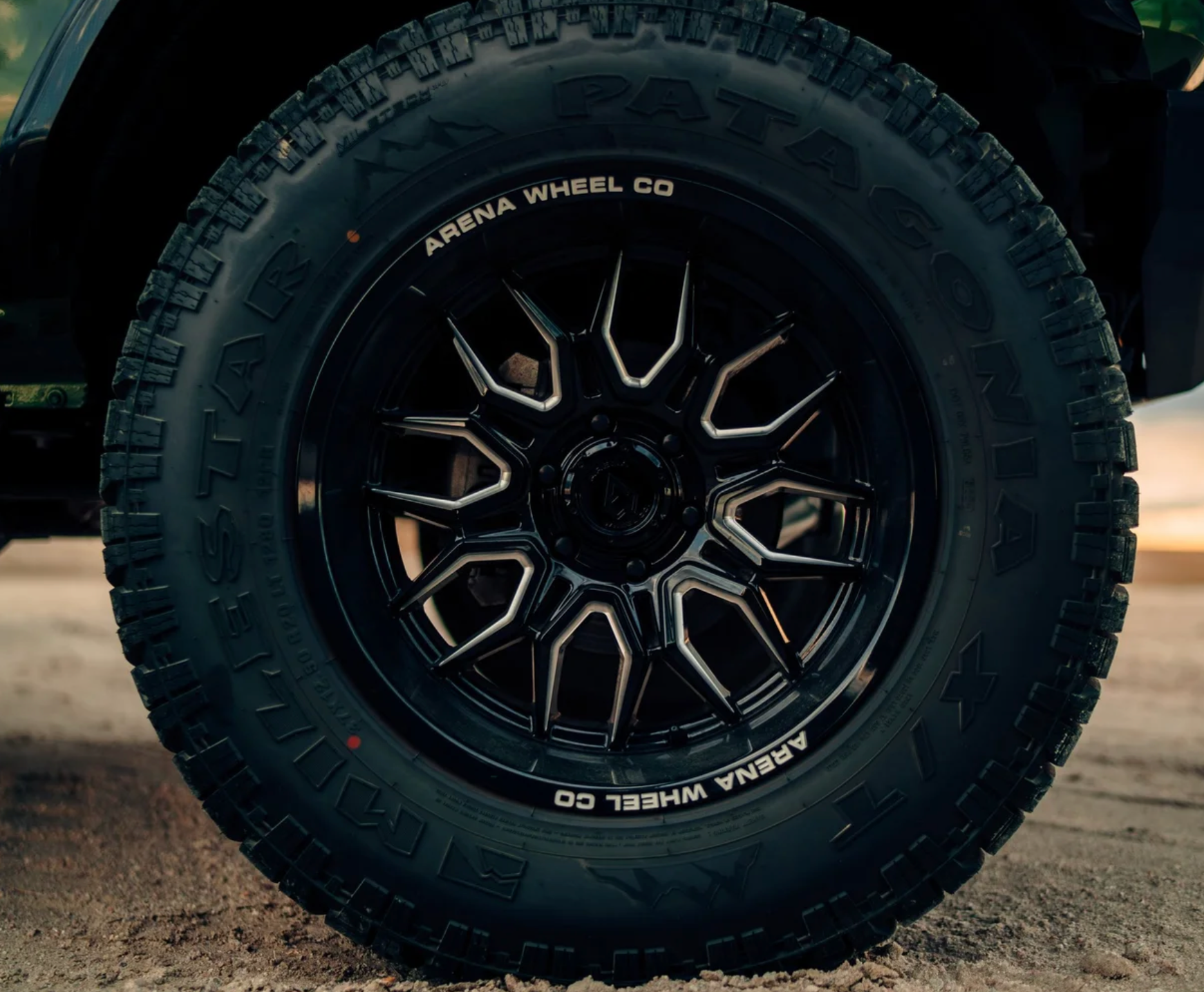 ARENA A117 VIOLATOR WHEELS 8X180 - GLOSSY BLACK AND MILLED