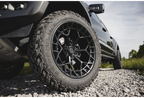 FUEL OFF-ROAD WHEELS CHARGER FC873 6X135 - BLACKOUT